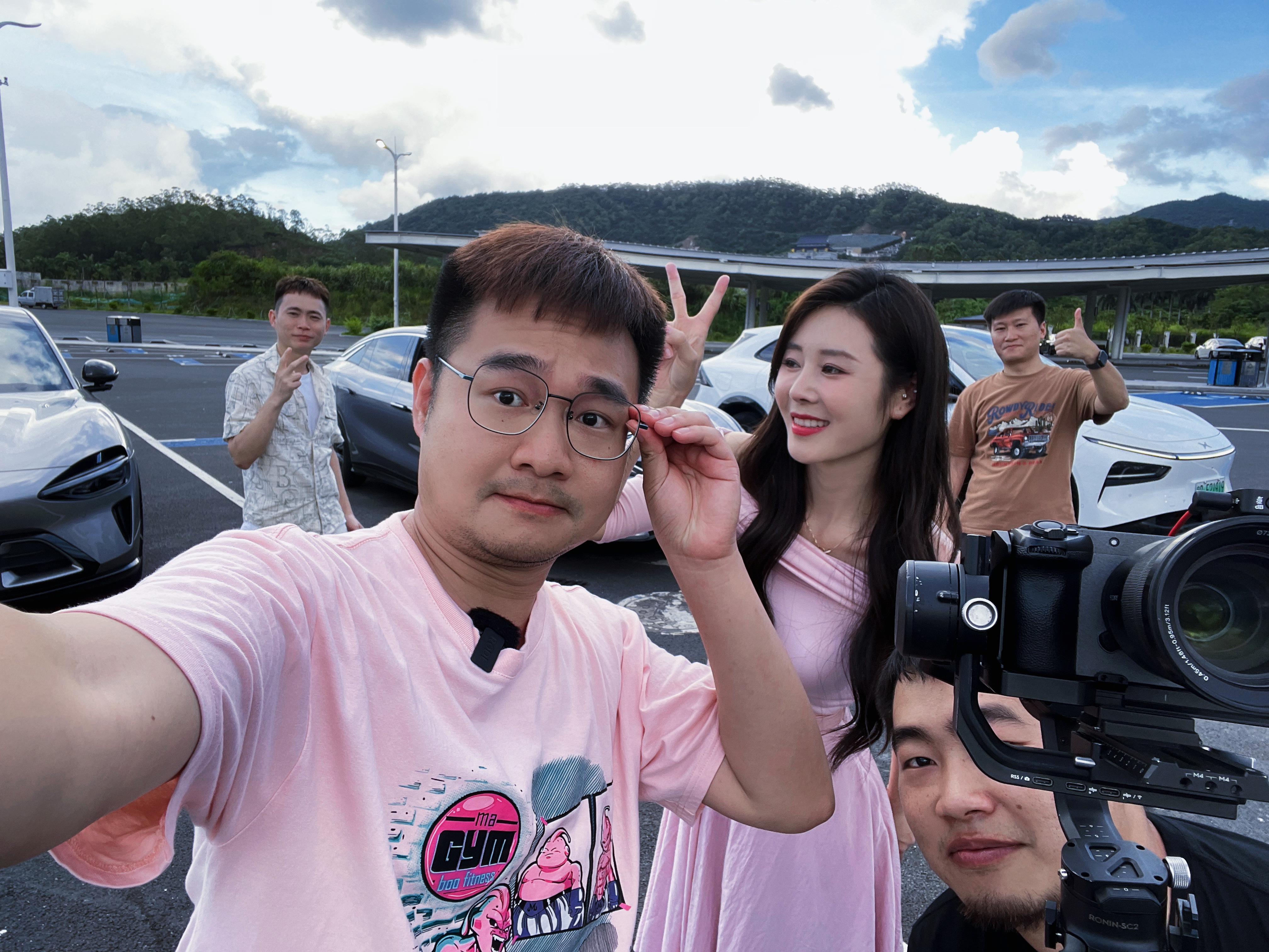早上好，继续跑！记得以前有个球友的个性签名叫“不停地奔跑”其实每次拍片拍完之后都