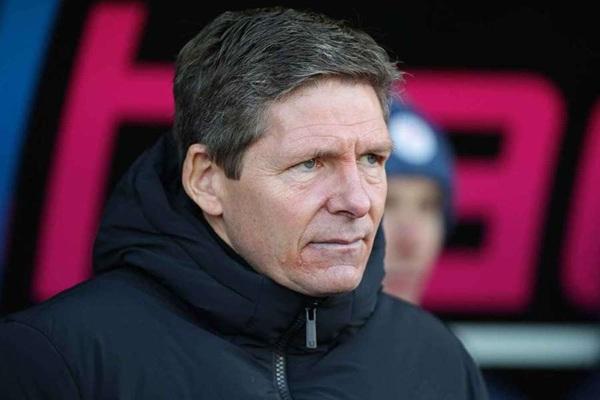 自行宣布今夏合同到期离任的格拉斯纳，已经对水晶宫队的管理层彻底失望。

在德甲执