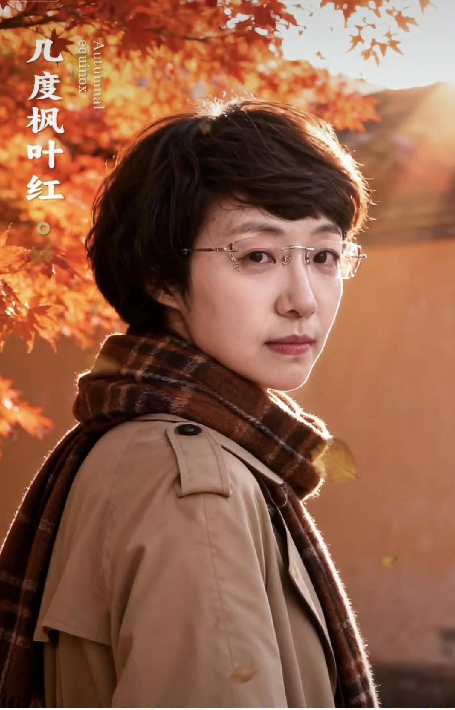 《西江月.腊八》
五谷杂粮入味，一年光景蕴藏。
围炉夜话酒飘香，春汛悄然激荡。