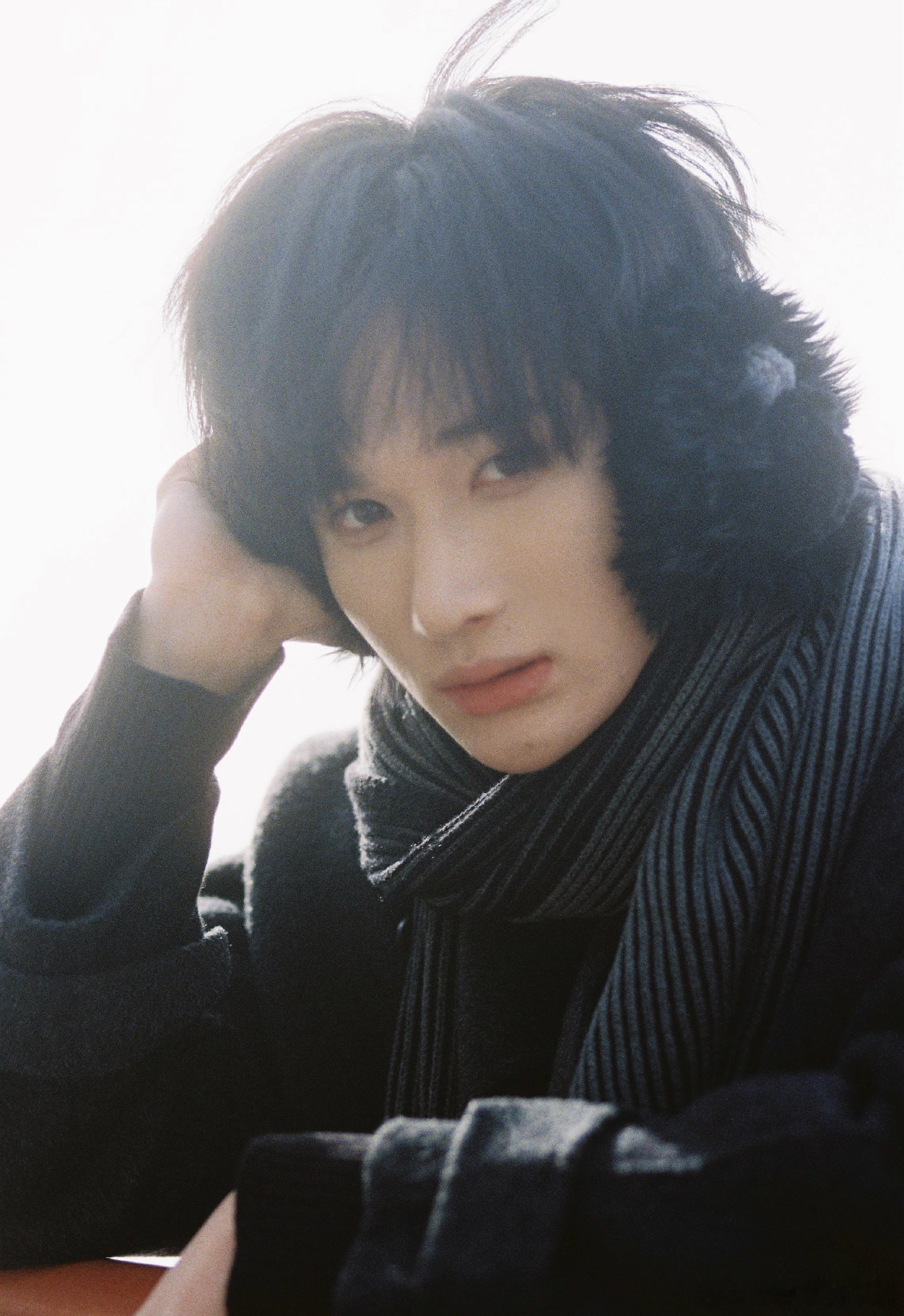 余宇涵除夕游戏直播除夕夜里，有烟花有年夜饭，还有余宇涵的游戏直播，人生圆满不过如