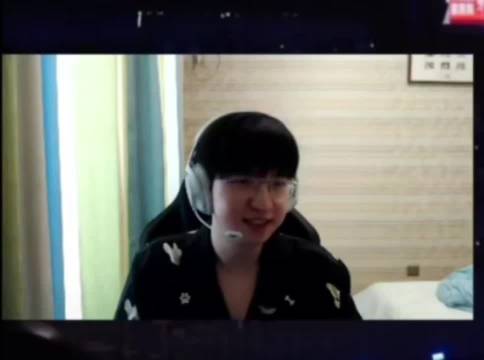 耶:短剧不是我特意去看的，然后也不是我点开看的，太难绷了，现在短剧太火了，我在🫘上刷到那种AI短剧，