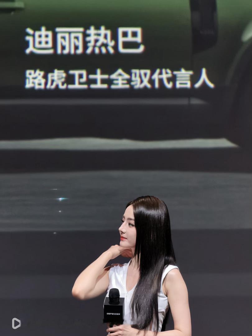 这清晰度这美貌程度太摄人心了甚至种草这个手机了啊啊啊啊啊清晰展示迪丽热巴的绝美容