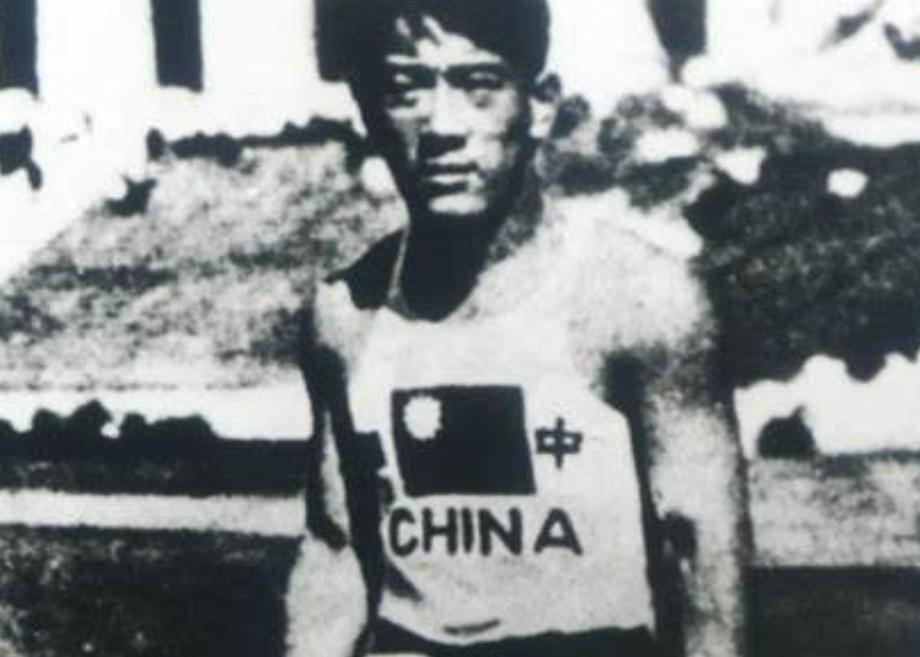 1932年，张学良赞助给刘长春8000大洋，让他去参加洛杉矶奥运会，坐了22天的