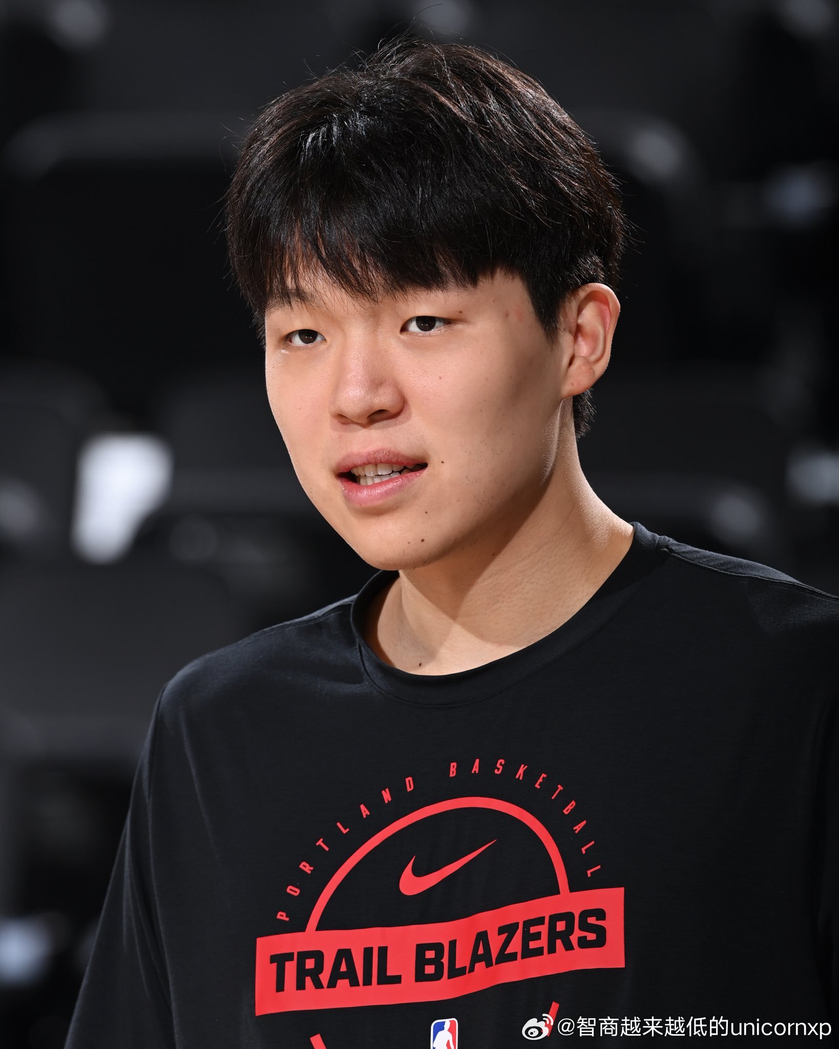 杨瀚森对阵黄蜂替补出场2分钟得到2分1板杨瀚森NBA