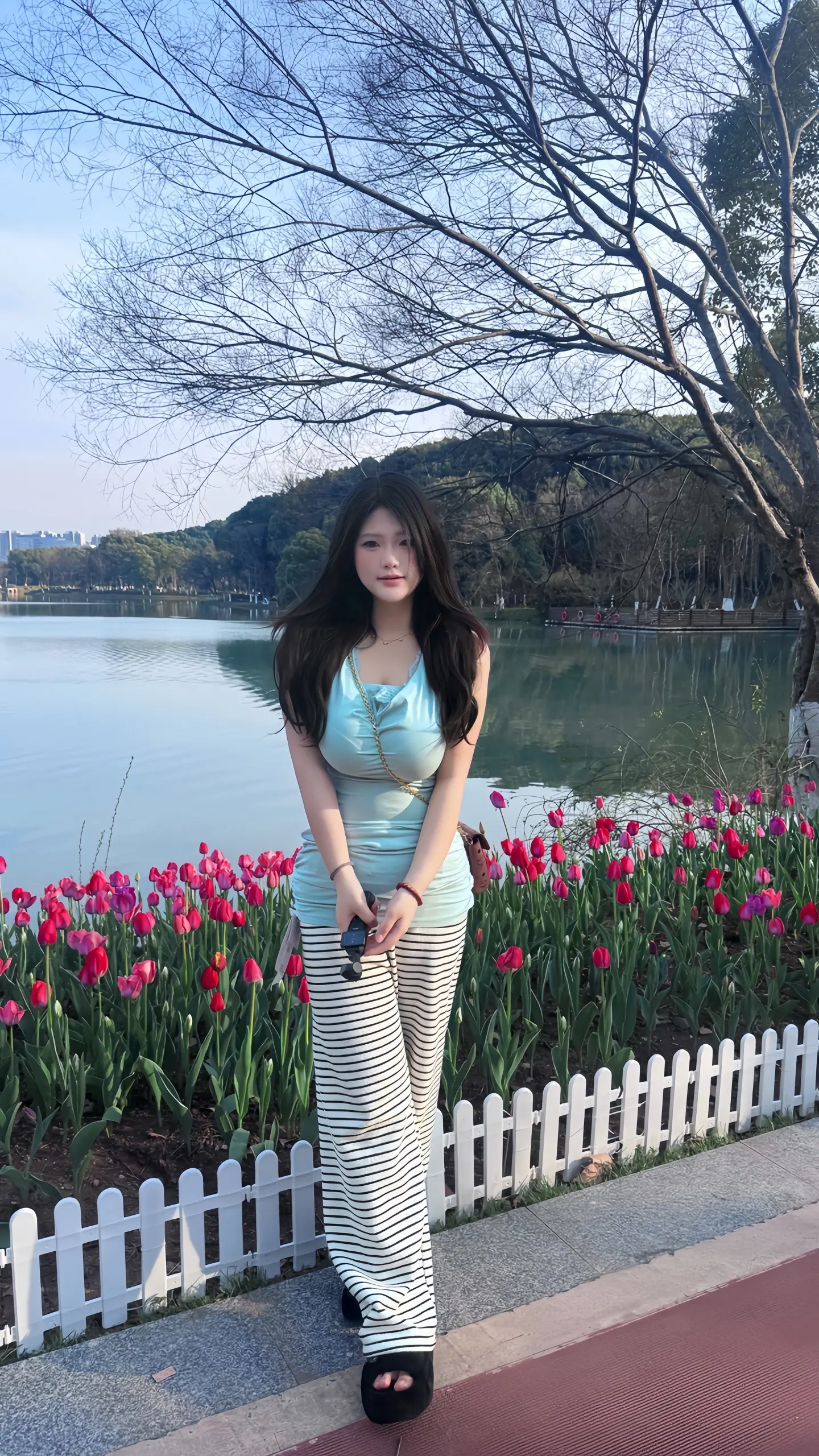枯木又逢春女大学生