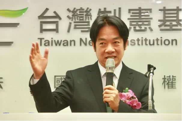 大陆警告后24小时，岛内传出6上校申请退役，称：不愿为台独而战。
 
1月13日
