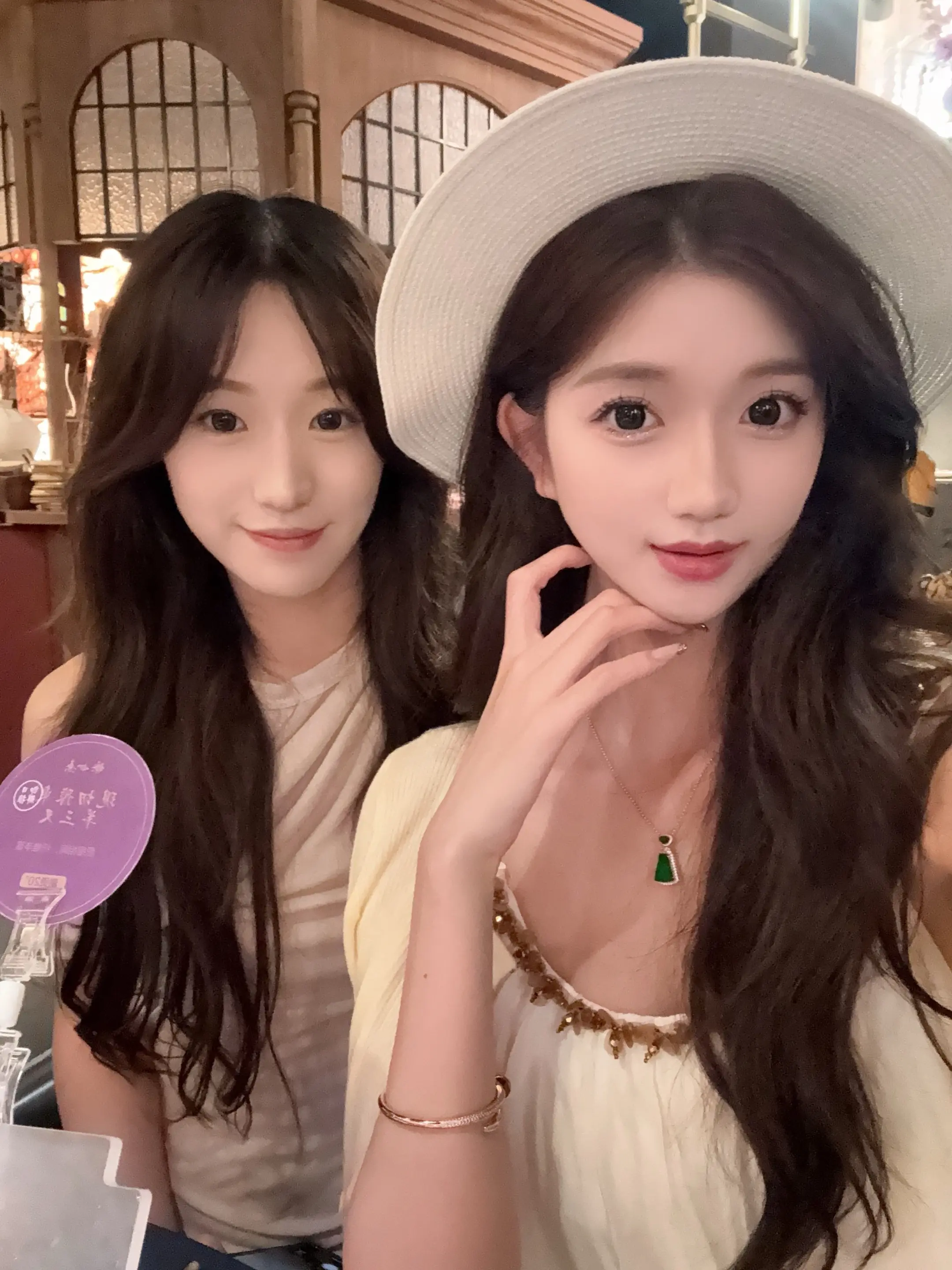 我有全世界最好的妈妈 希望她开心快乐 健康长寿 永远幸福❤️