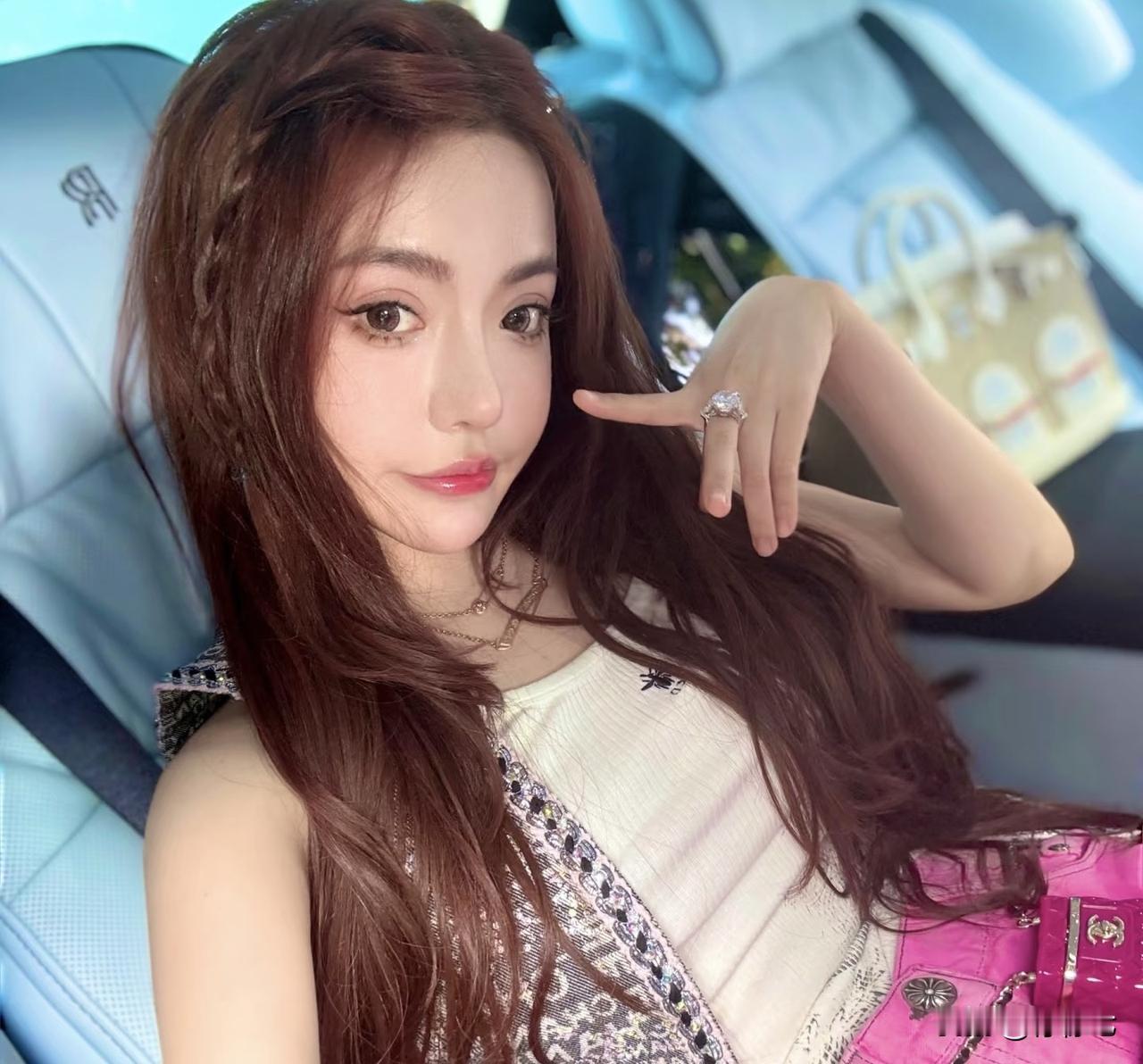 曝‼️脑损伤、左耳失聪！辛巴徒弟蛋蛋泪诉6年职场噩梦 
近日，辛巴徒弟蛋蛋在直播