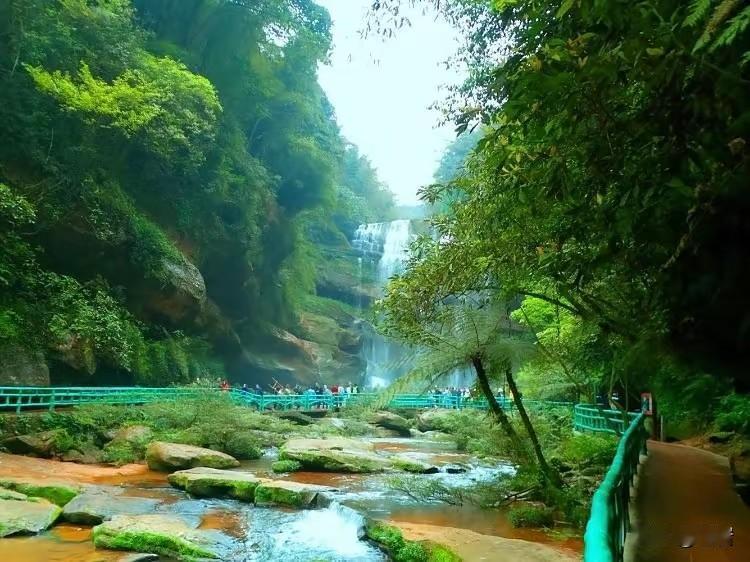 祖辈流传的处世箴言，悟透少走半生弯路
 
一、做人守分寸，是非自然少
 
1. 