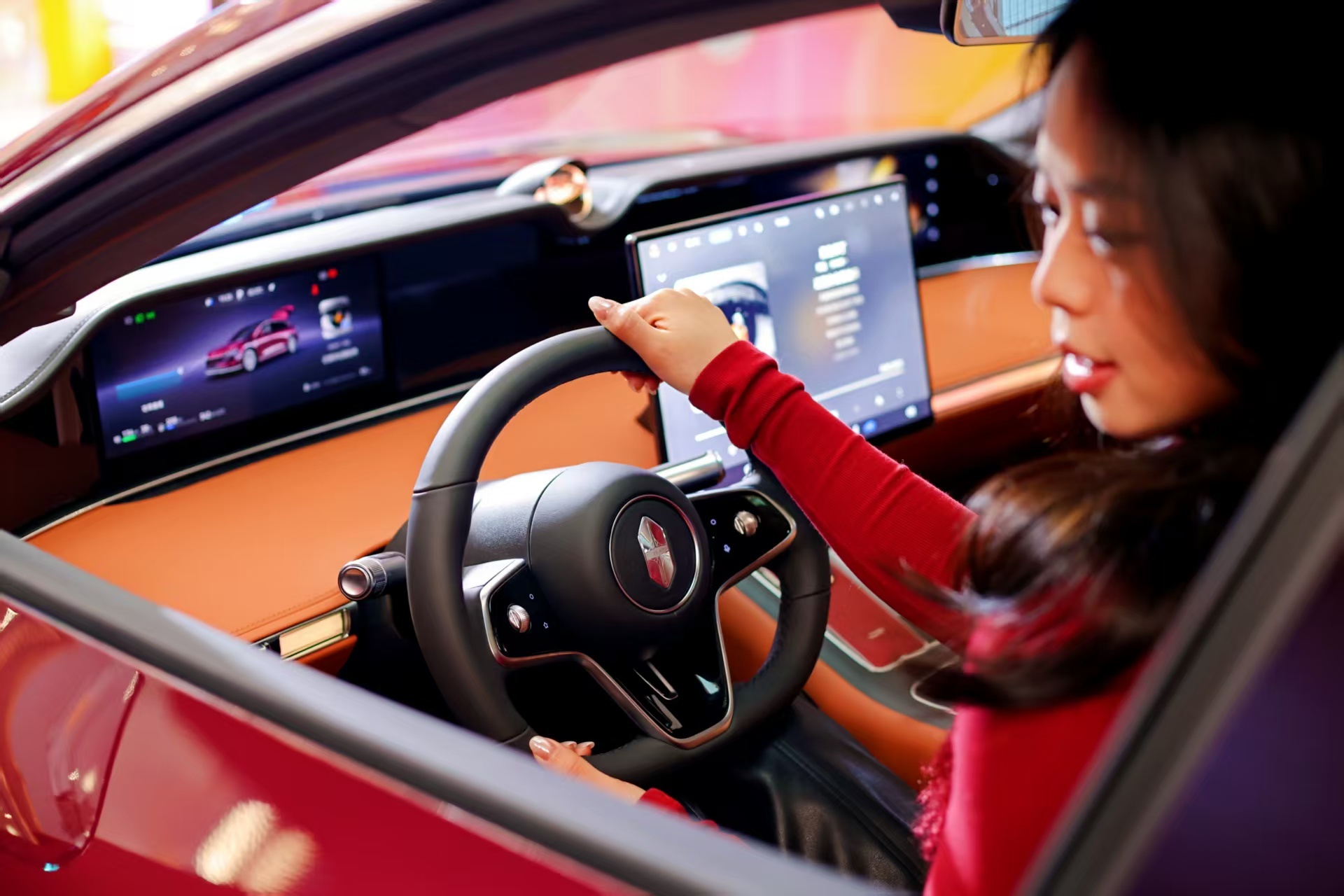 春节期间，大家遇到华为照相馆一定去打卡一下，太喜庆了……还会有红色的享界S9T供