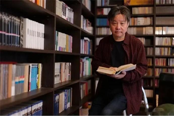 我不知道汽车要到什么地方去，他也不知道。反正前面是什么地方对我们来说无关紧要，那