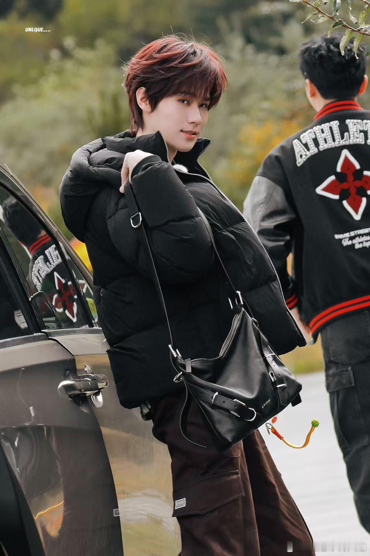 张真源来西藏目标每天睡好觉 对张真源来说，西藏之行的目标是“每天睡好觉”，他轻松