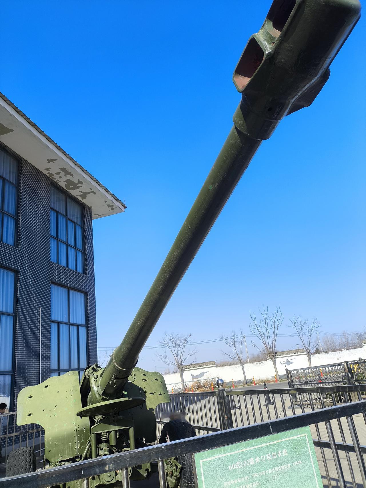 今天带孩子去捡玉，周末就该有个周末的样子，不能天天想着股票，嗯，祝大家周末愉快