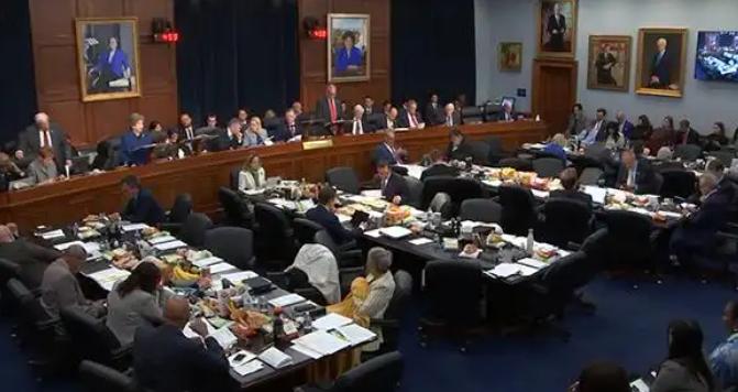 当地时间4月28日，美国众议院拨款委员会公布2027财年相关拨款法案草案，首次在