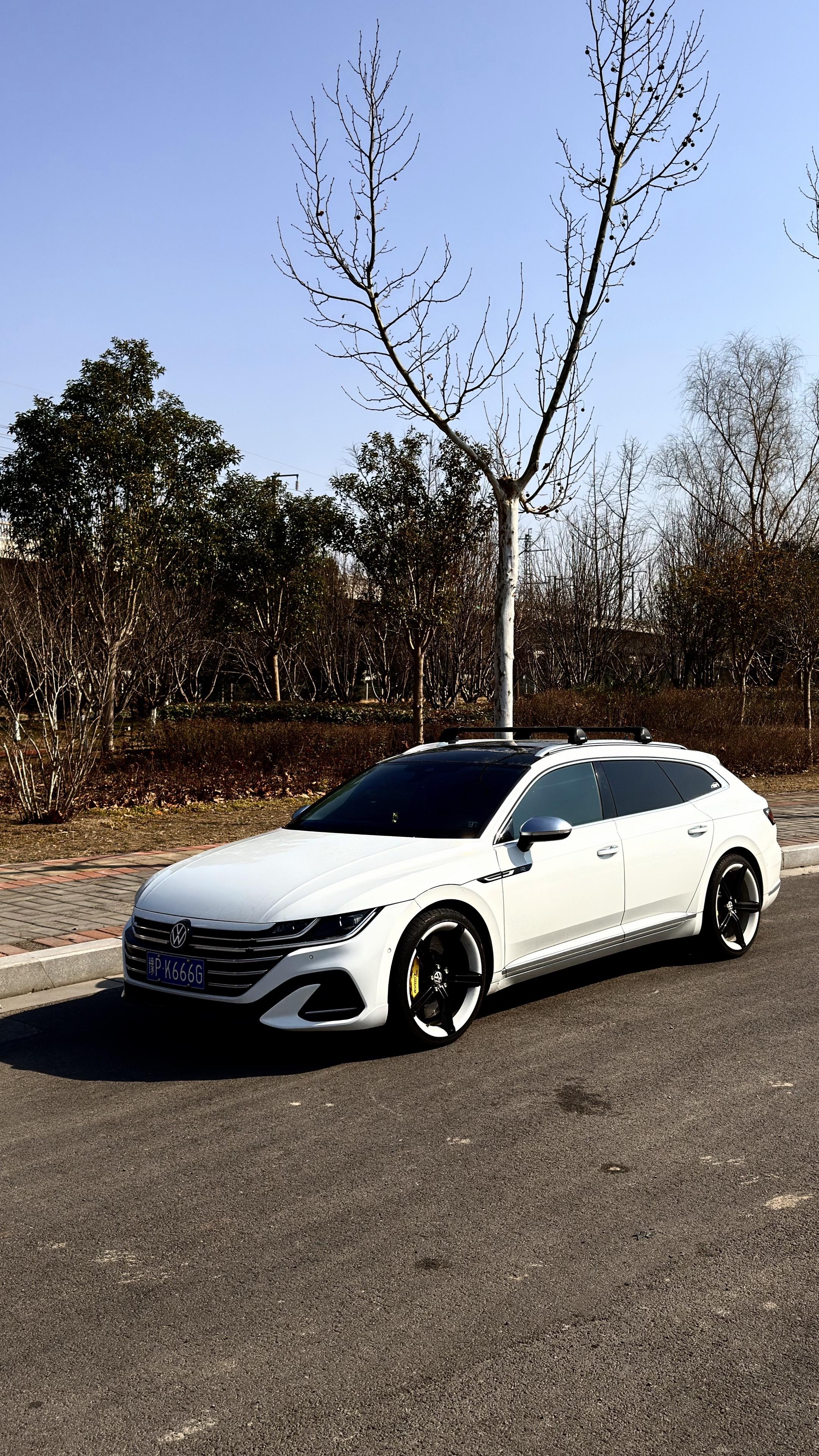 大众CC旅行版。想把轮眉粘回去了