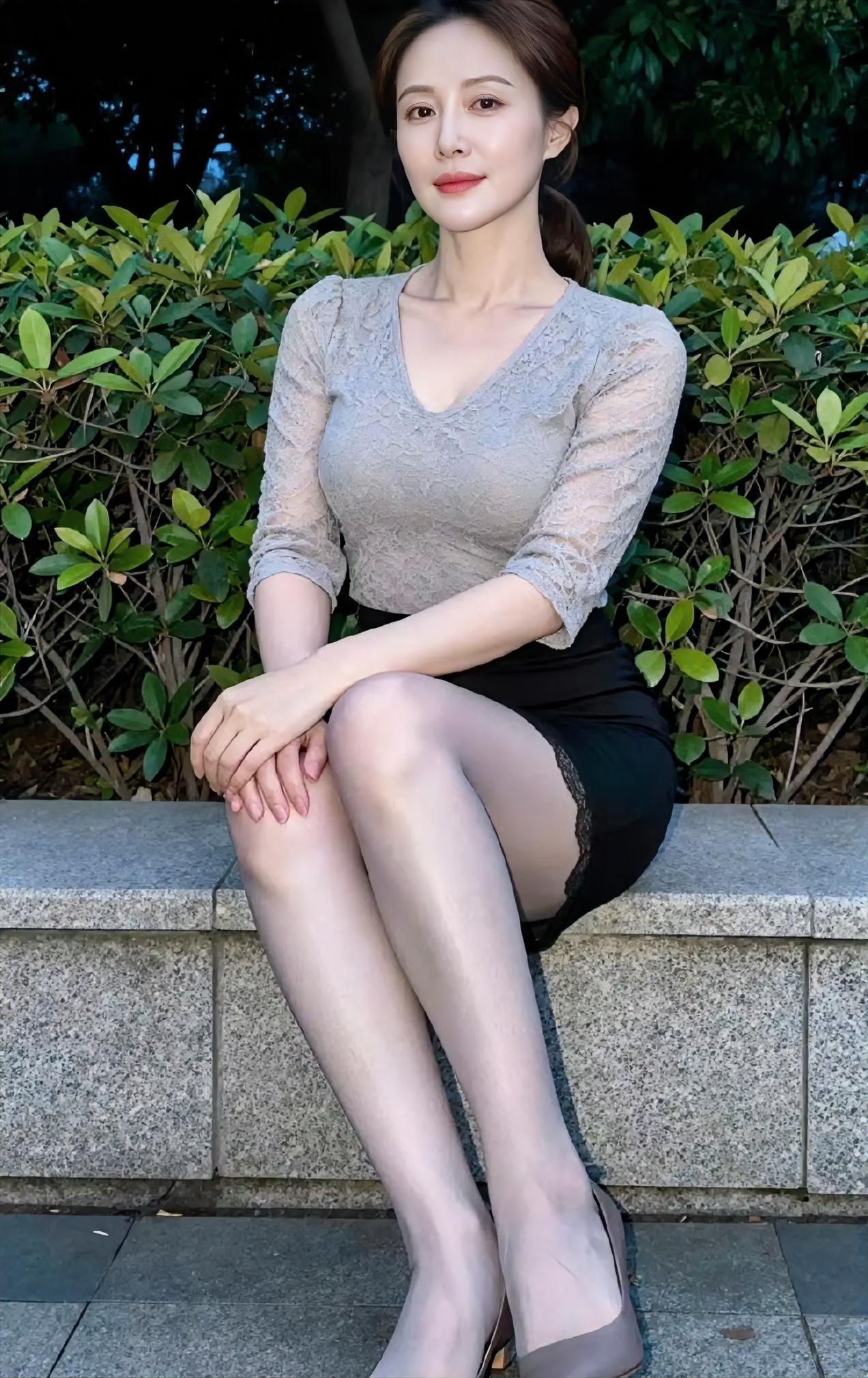 最近我发现一个问题，不管自己家媳妇有多漂亮，老公总觉得别人家媳妇更漂亮，这是为什
