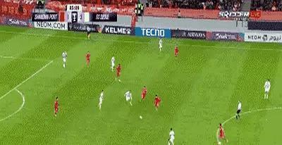 只能说输球又输人
 

海港张琳芃背后铲倒林加德引发冲突，两人各得黄牌，这动作完