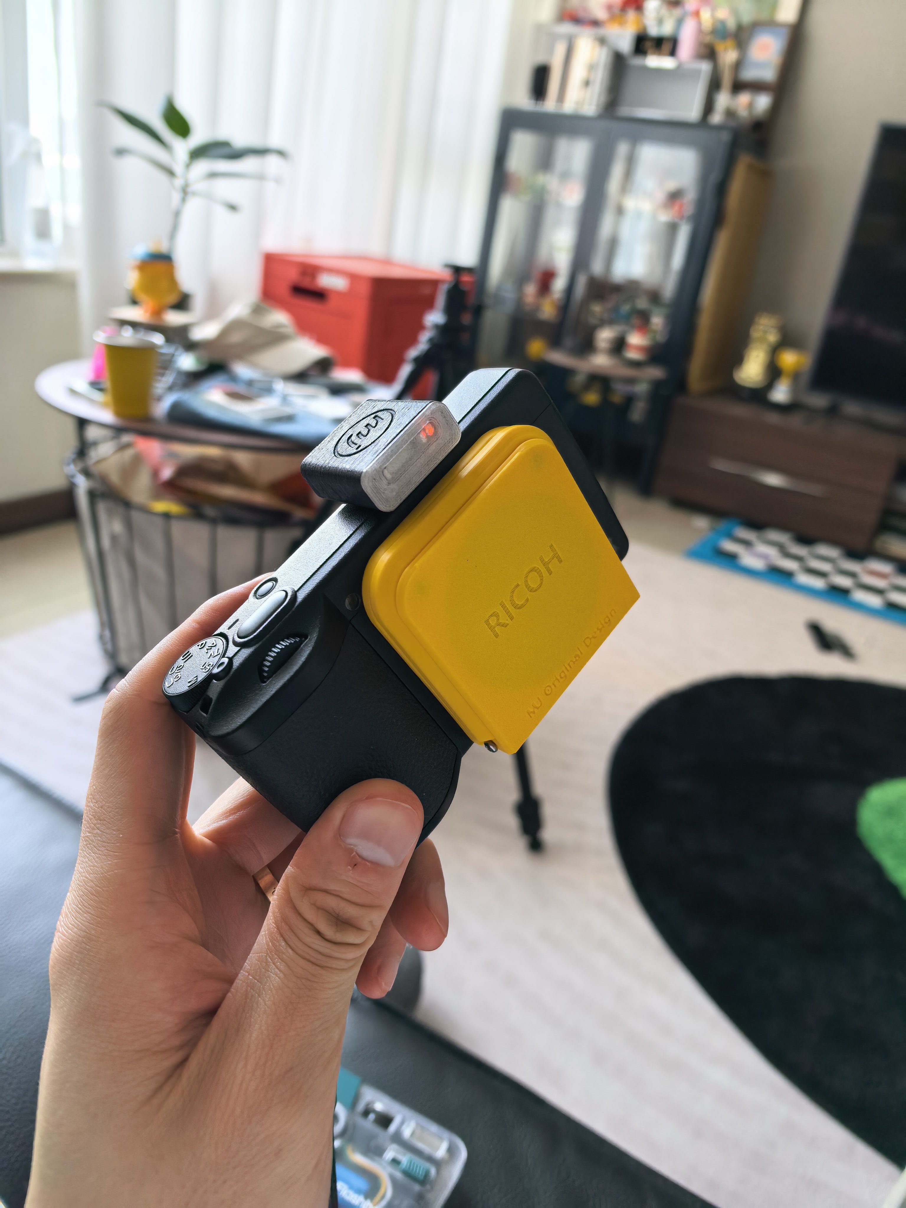 3D打印的GR4自动镜头盖