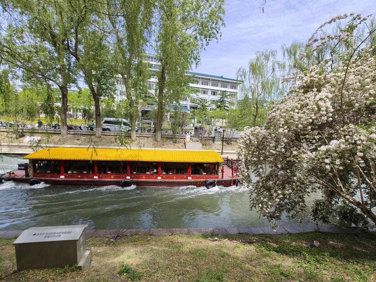 小学老师能去中学任教吗？
多个城市出现小学老师过剩中学老师短缺的现象，教育局决定