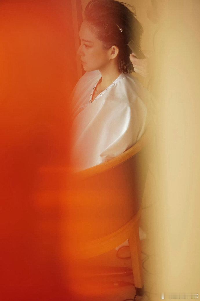 金鹤龙化的孔雪儿章子怡金鹤龙化的章子怡孔雪儿金鹤龙化妆造太绝，章子怡大气从容、孔