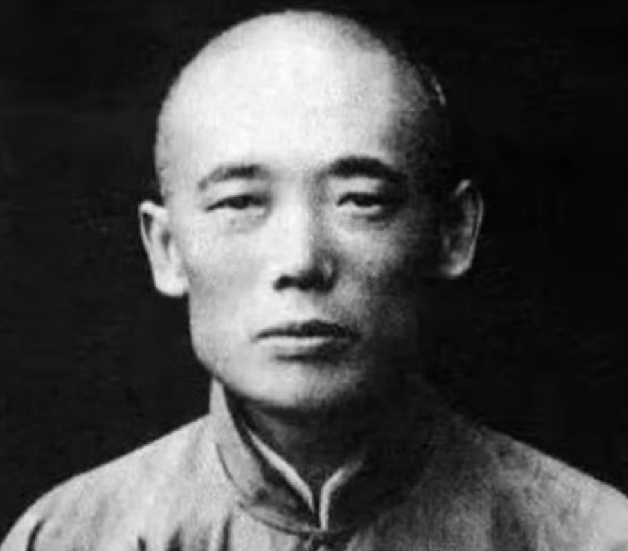 1896年，慈禧太后身边的小太监寇连材，被带到了刑场。眼看就要行刑了，他却不慌不