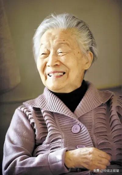 杨绛先生的人间清醒：快乐，从来都是自己放过自己
 
杨绛icon先生说：“让自己