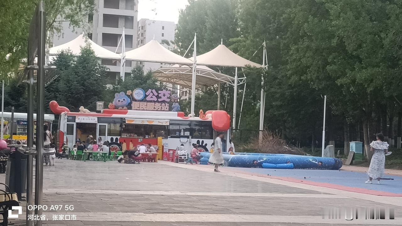 张家口市民广埸掠影