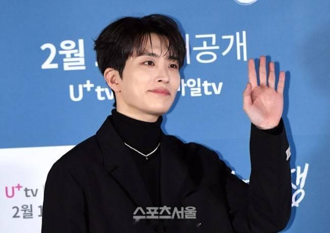 GOT7崔荣宰公开讨薪 GOT7成员崔荣宰在个人社交平台公开讨薪，向音乐剧制作公