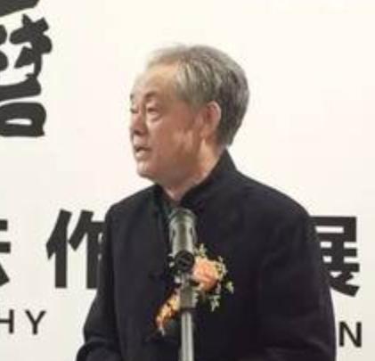 严惩蛀虫，
别让博物院毁了信任！


南博的事，
影响不小。


如果处理不好，