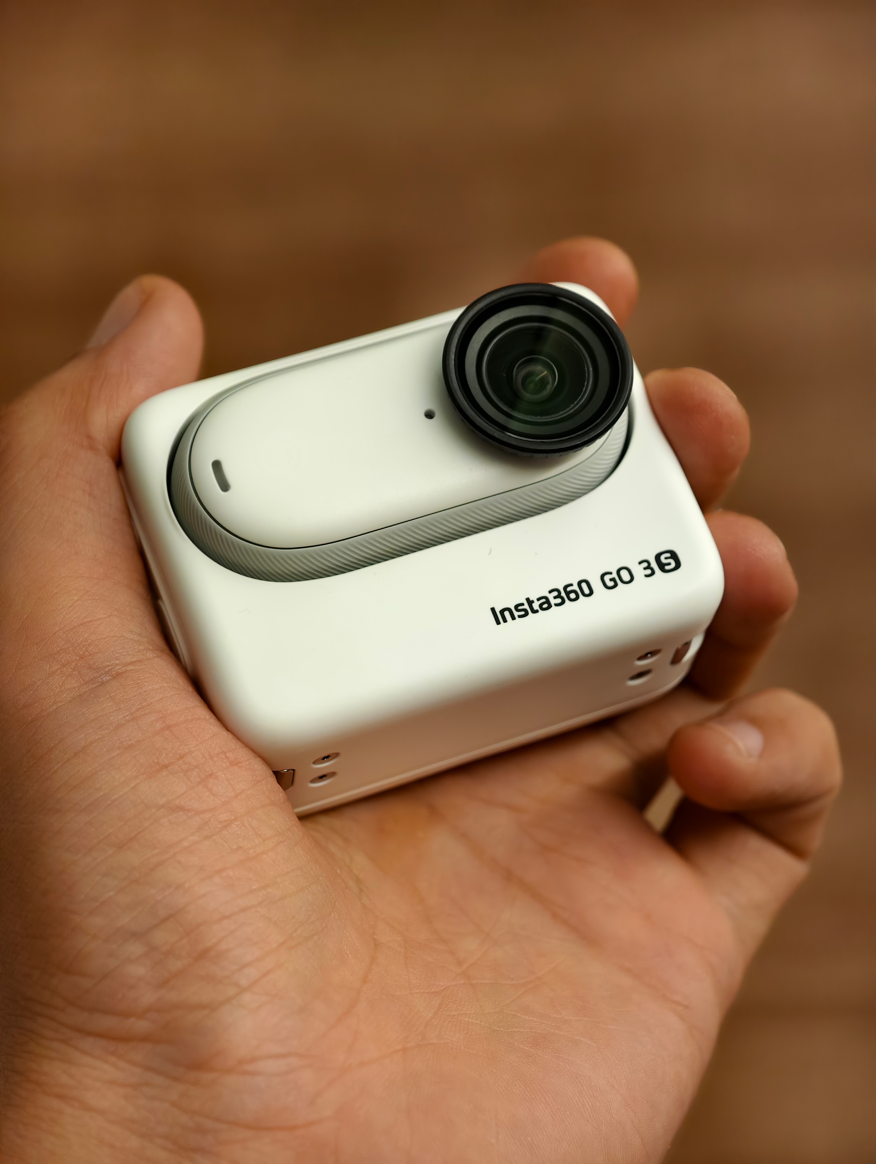 今天去成都出差，起晚了。[允悲] 用 insta360 Go3S 拍个沉浸式出差