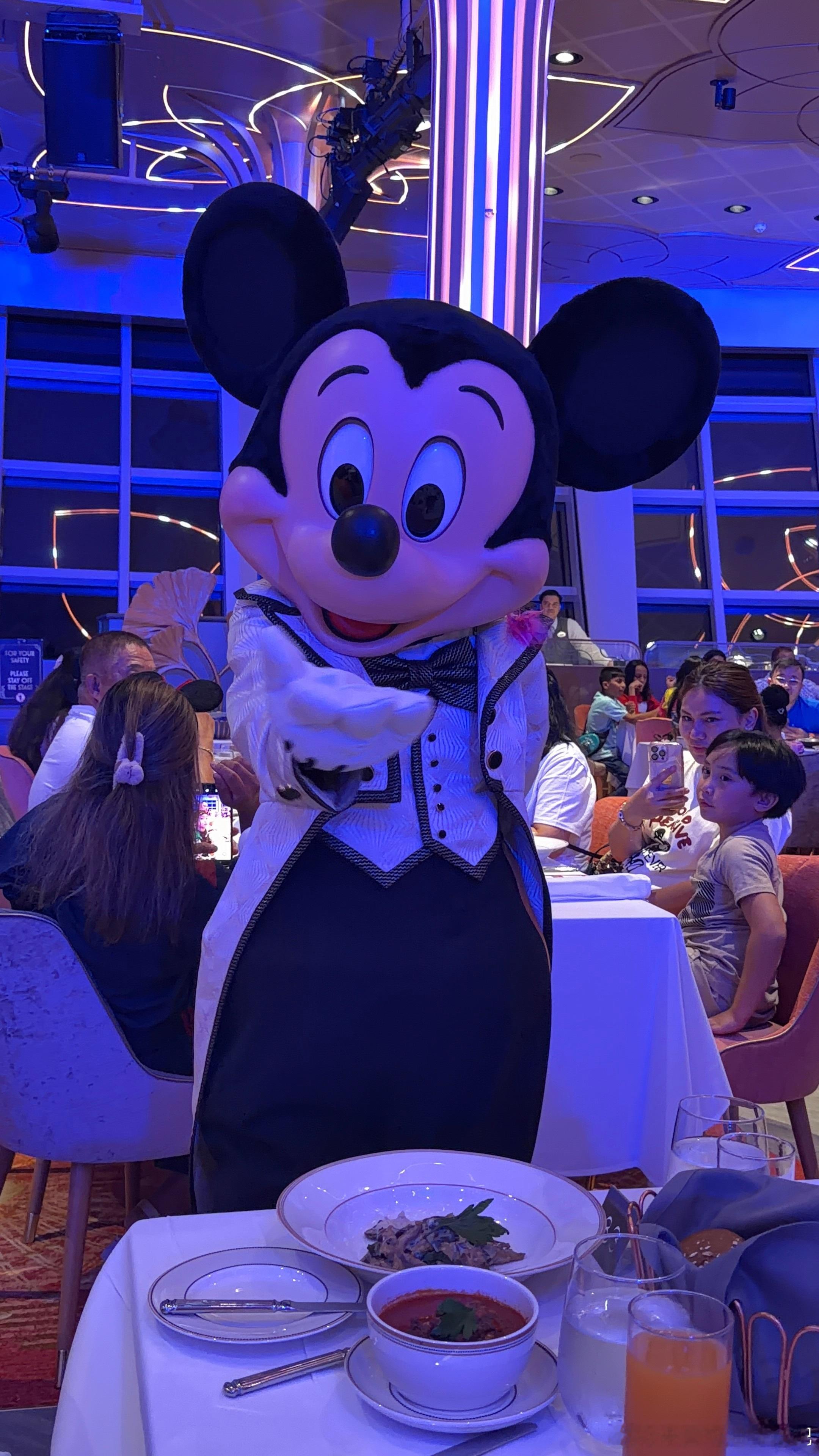 👸 