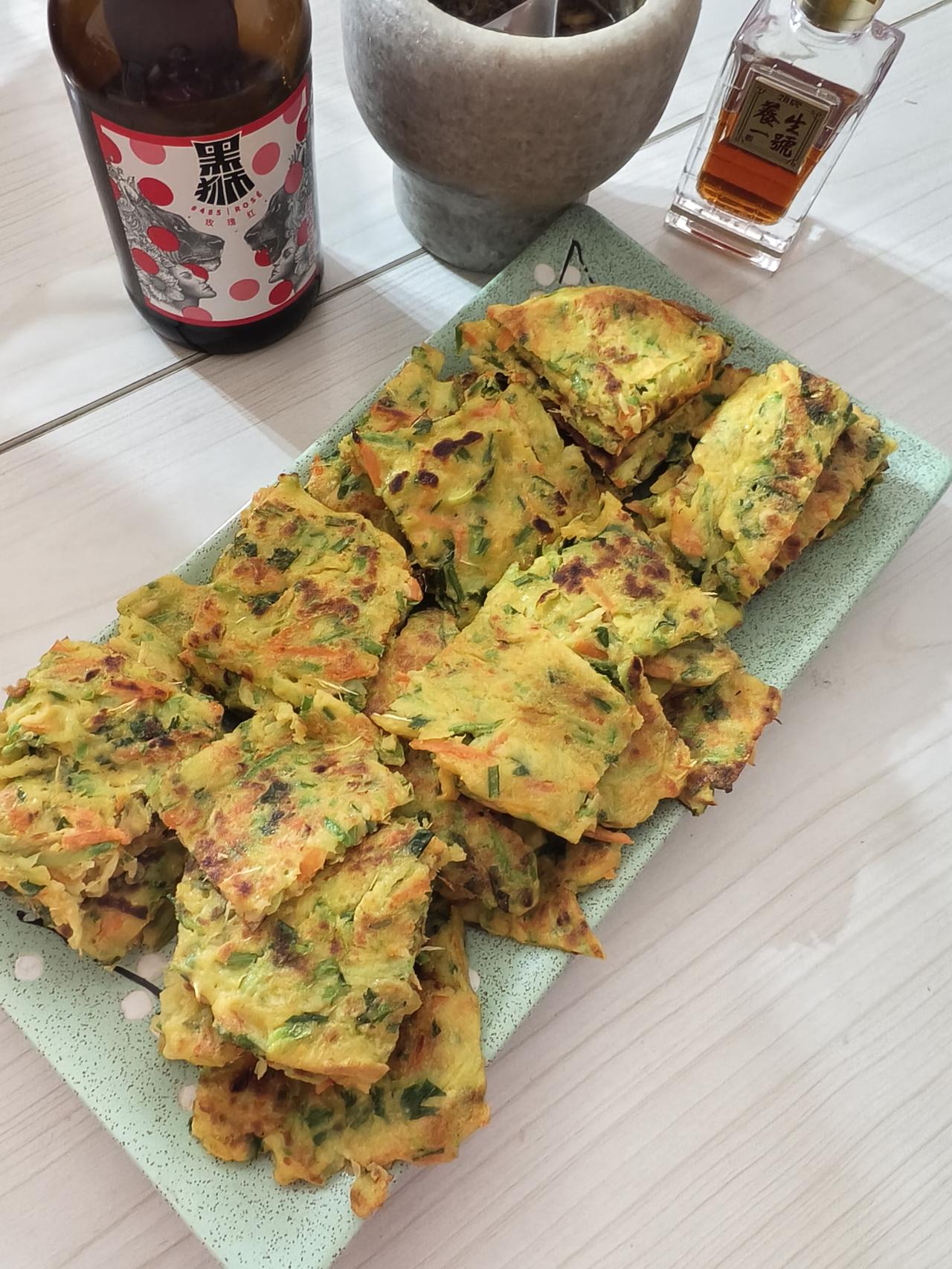 晚餐，鸭头配糊塌子。