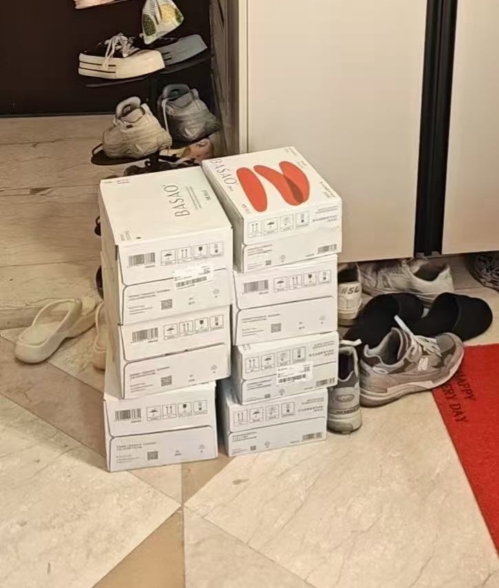 昨天峰哥送的饮料今天到货了 