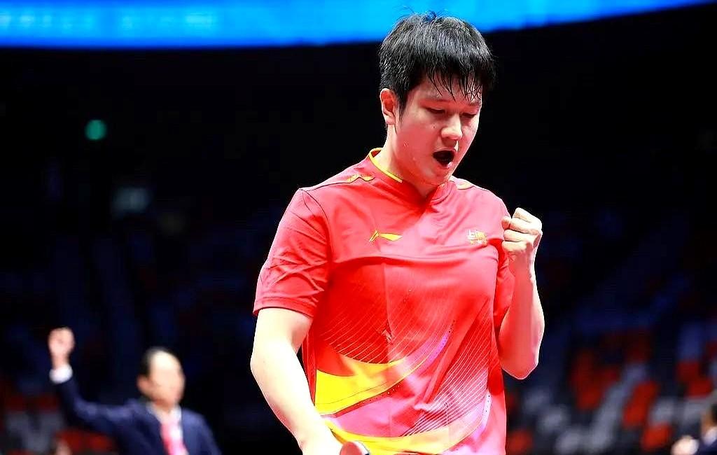 “消失”大半年，一出手就把世界第一掀翻，樊振东这操作像极了我们办公室那个请假去云