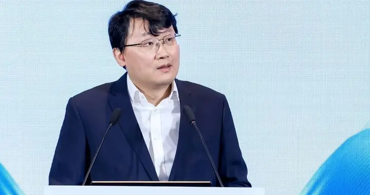 專訪清華朱軍：大模型“投毒”怎么防？技術法規社會三管齊下