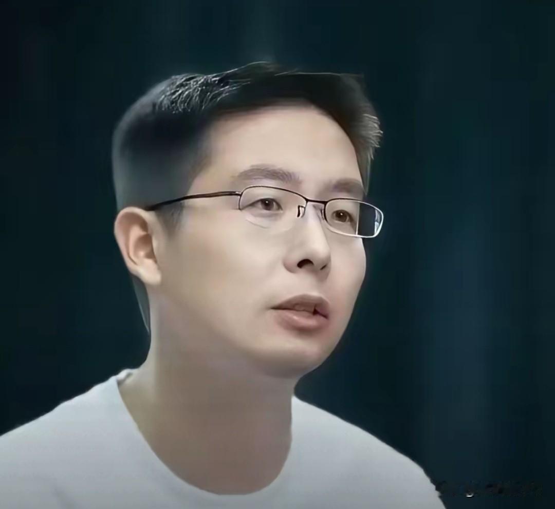 宇树与英伟达合作推人形机器人H2+，被拔高到国家层面引发争议。
 
这事儿透着猫