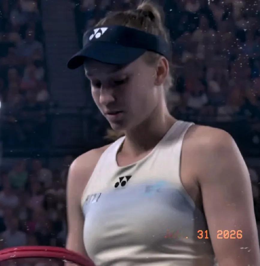 莱巴金娜破了萨巴伦卡首个发球局，开启澳网女单决赛冲击冠军征程。
澳网女单决赛拉开