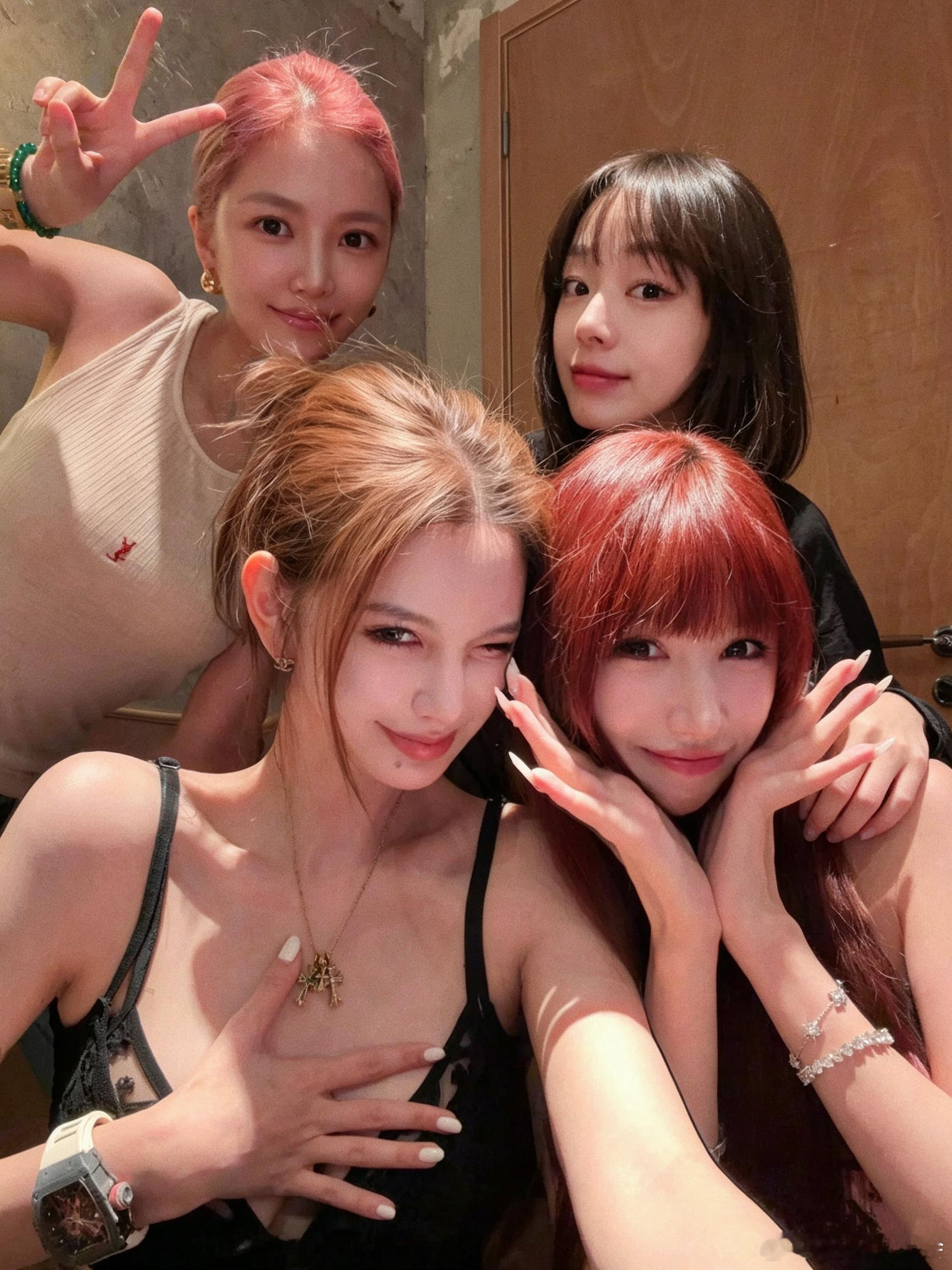 美女出街 
