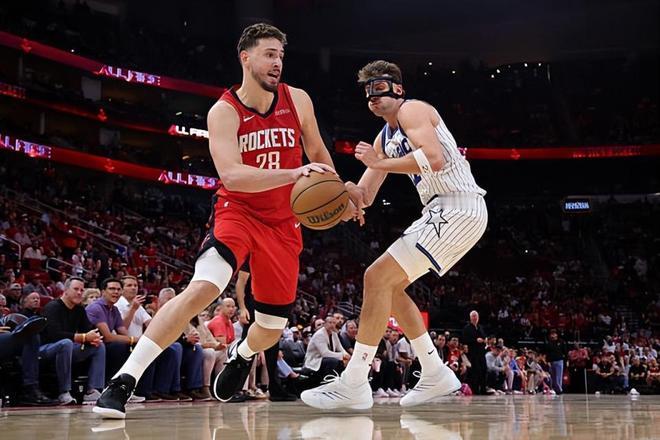 感觉可以蹲一手活塞的杰登艾维啊

有三，身体劲爆，最近表现太好不是很需要他，打法