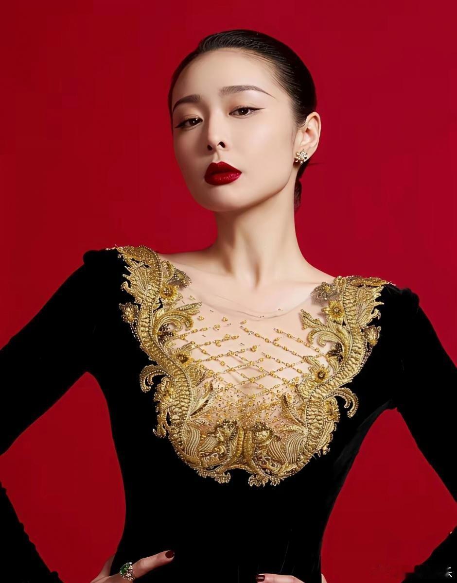 高叶决定不结婚这件事, 直接把“别催了”这几个字刻在了脑门上面。💀由于小时候是