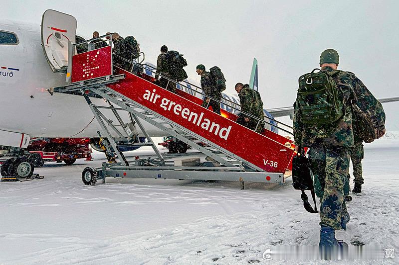 德国军事人员突然秘密撤离格陵兰岛  1月18日中午，一支由15名德国联邦国防军人