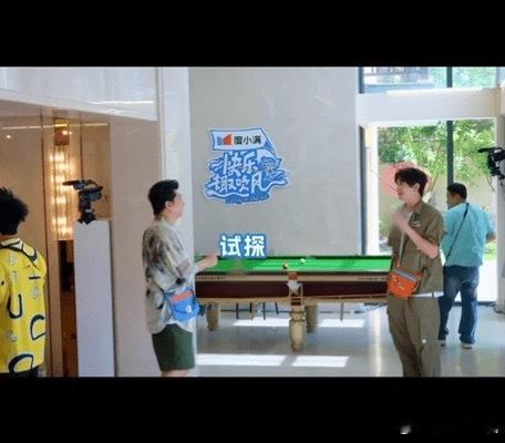 田雨以为颜人中叫仁宗 田雨这波是典型的文化人翻车，把现代名字硬扯到古代帝王，颜人