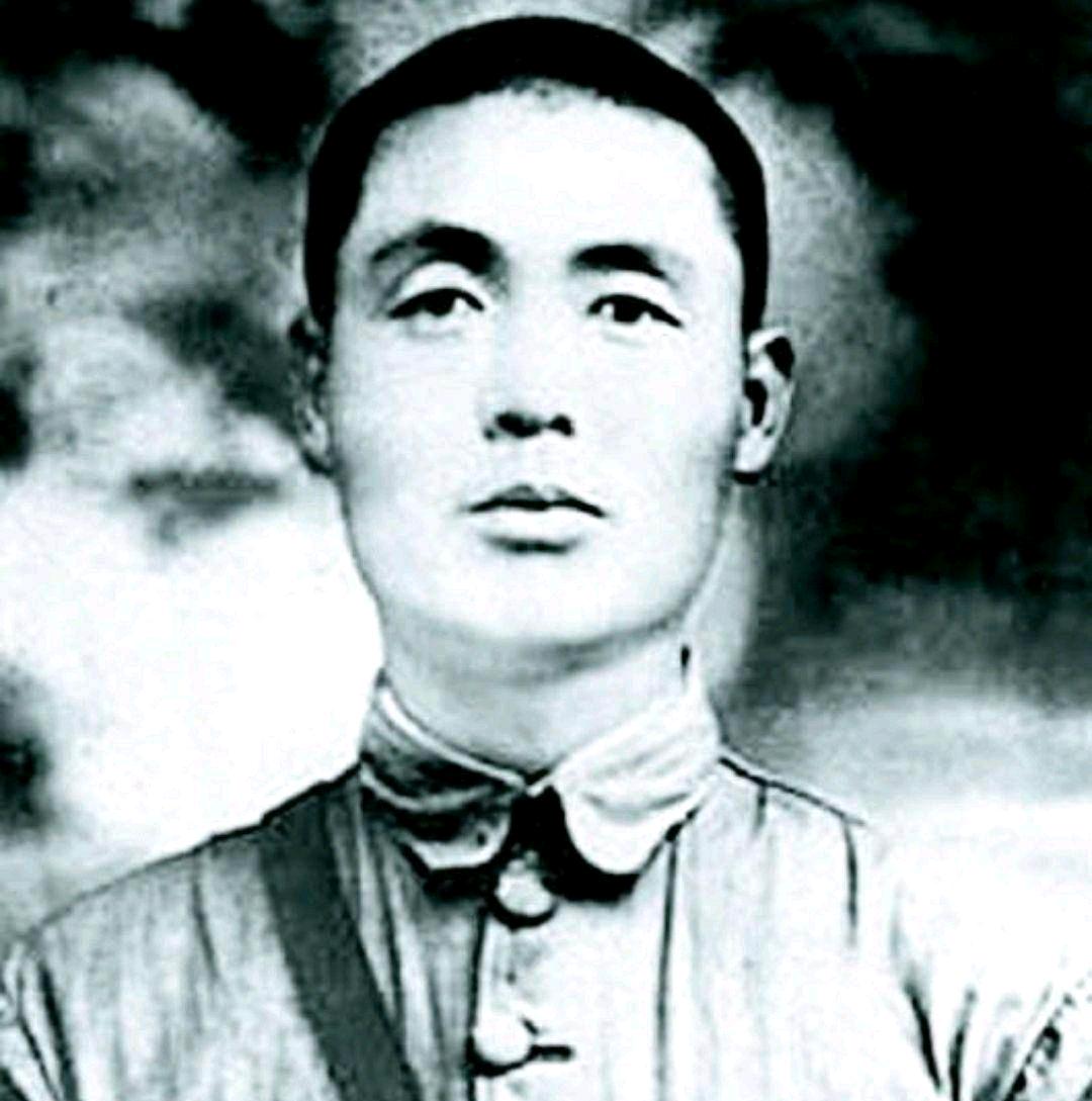 西路军唯一叛变的红军师长郭锡山，献计割董振堂首级，仅风光30天便惨遭凌迟！
郭锡