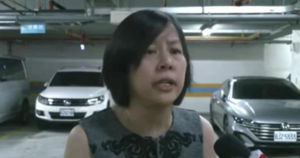 李贞秀现在的策略很明确，那就是骂黄国昌、尊柯文哲。李贞秀今天又在节目上把黄国昌痛