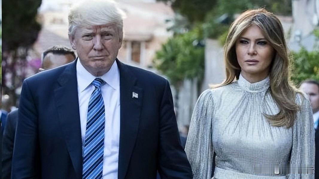 阿曼达被ICE带走那天，哭了整整一上午。

她在特朗普身边待了20年。从棕榈滩的