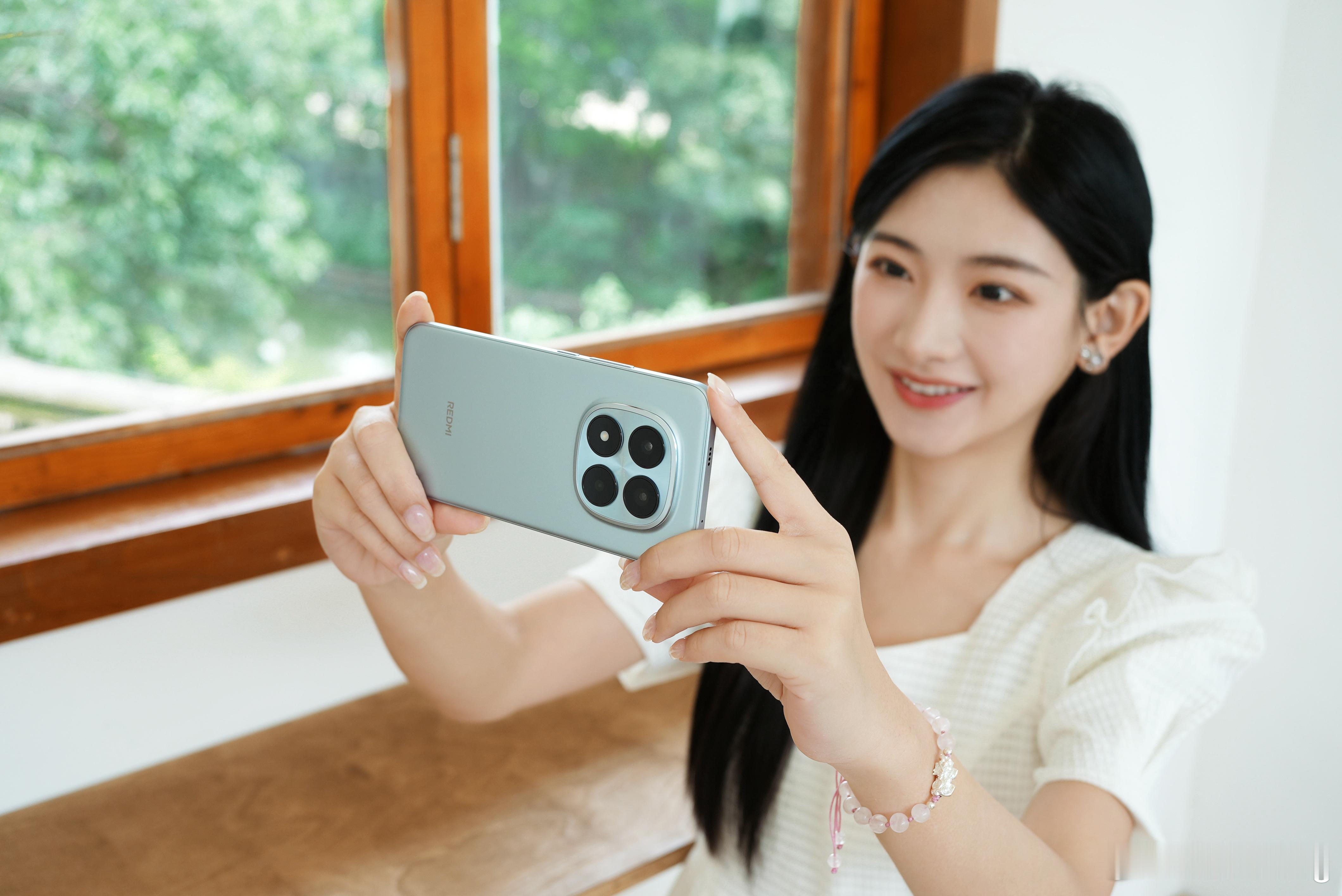 发几张REDMI Note 15 Pro+的图赏。1899元起是真的香，又抗造性