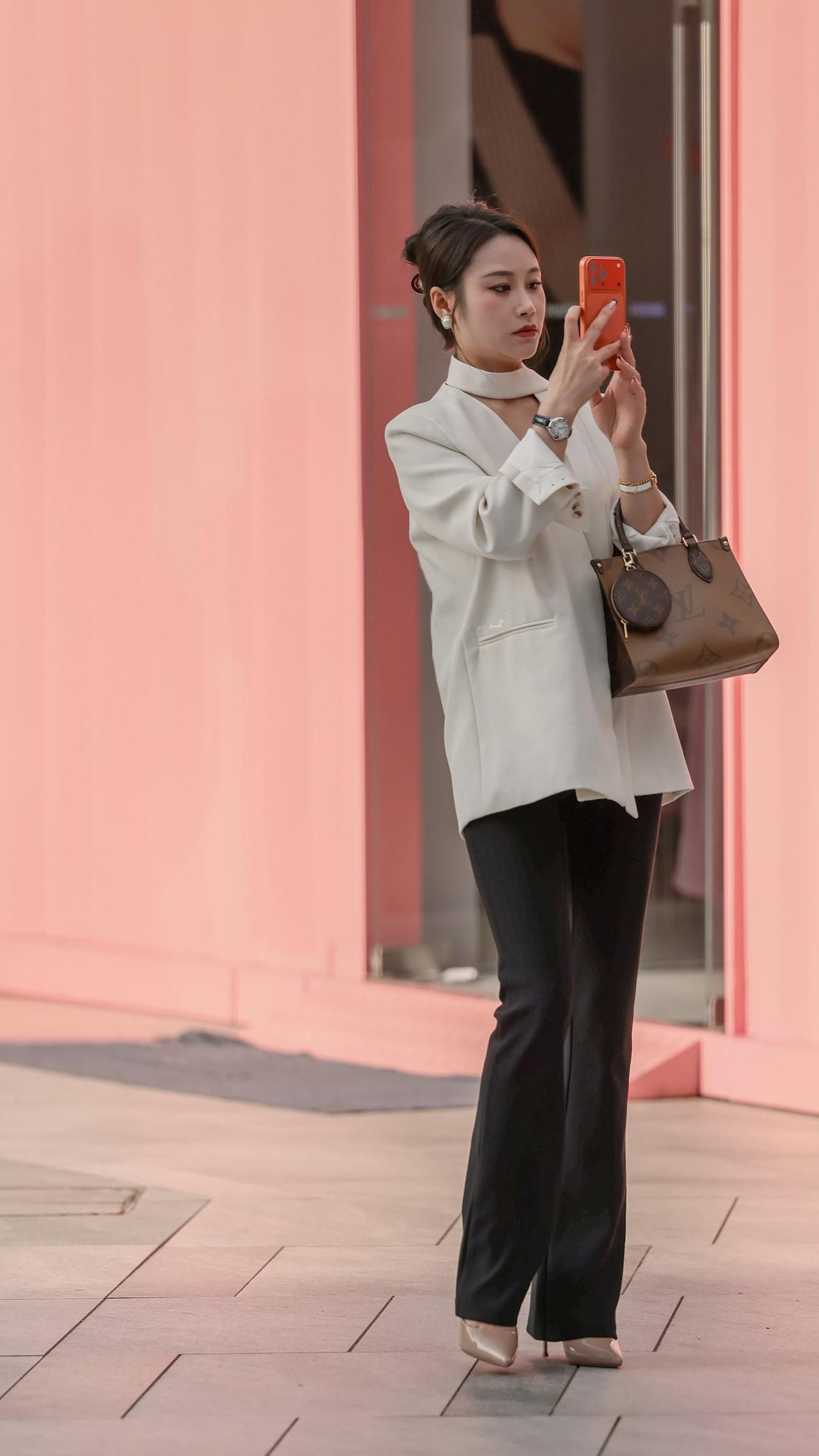 专注的女人更美丽