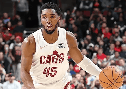 ESPN预测明日比赛：骑士胜率52.6%，76人胜率47.4%