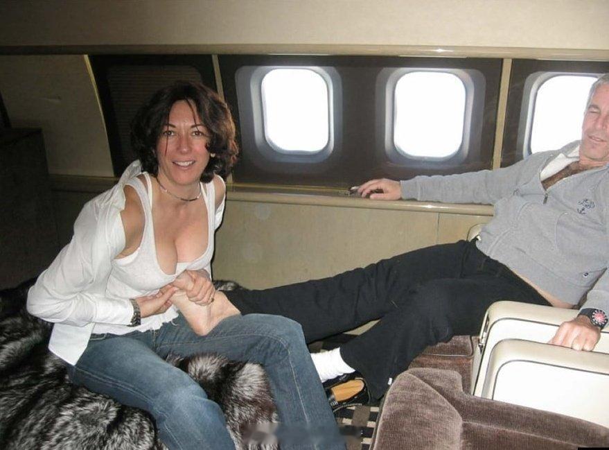 被囚禁的爱波斯坦主要涉案人吉斯莱恩·麦克斯韦：我将免除特朗普总统与爱泼斯坦有关的