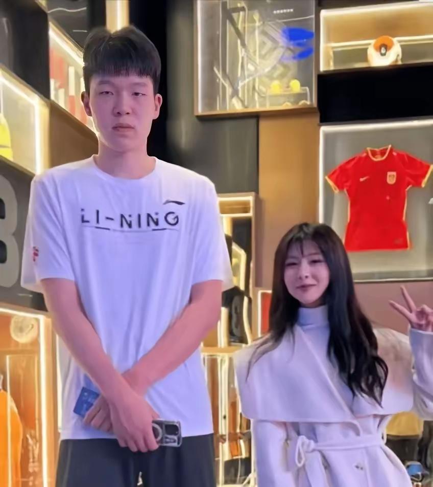 杨翰森在NBA的历程注定是失败的，他把姚明，王治郅的话当做耳旁风。他又走了一回周